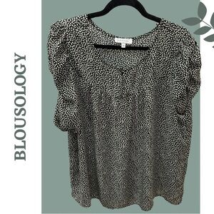 🛍️3/$40 Blousology Black White Print Women's Top Short Full Gathered Sleeve 3X